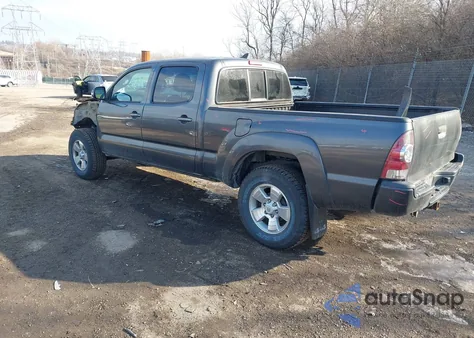 2015 Toyota Tacoma Base V6 z USA, uszkodzony, nr VIN 3TMMU4FN9FM077181